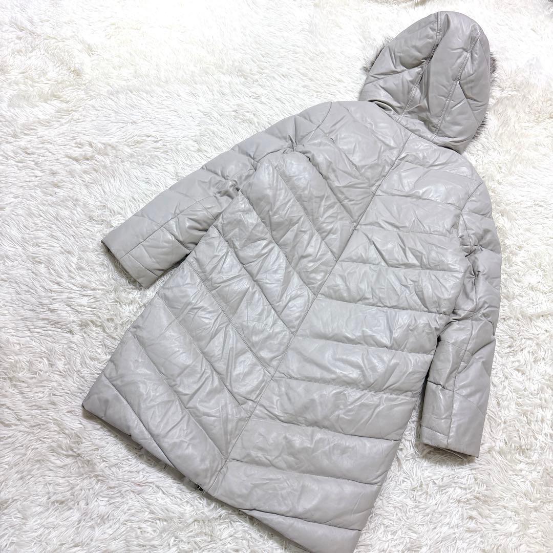 希少ダーマコレクションラムレザーロングダウンコートシルバーフォックスファーグレー