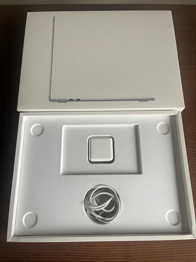 MacBook Air M2、AirPods Pro 2、trackpad