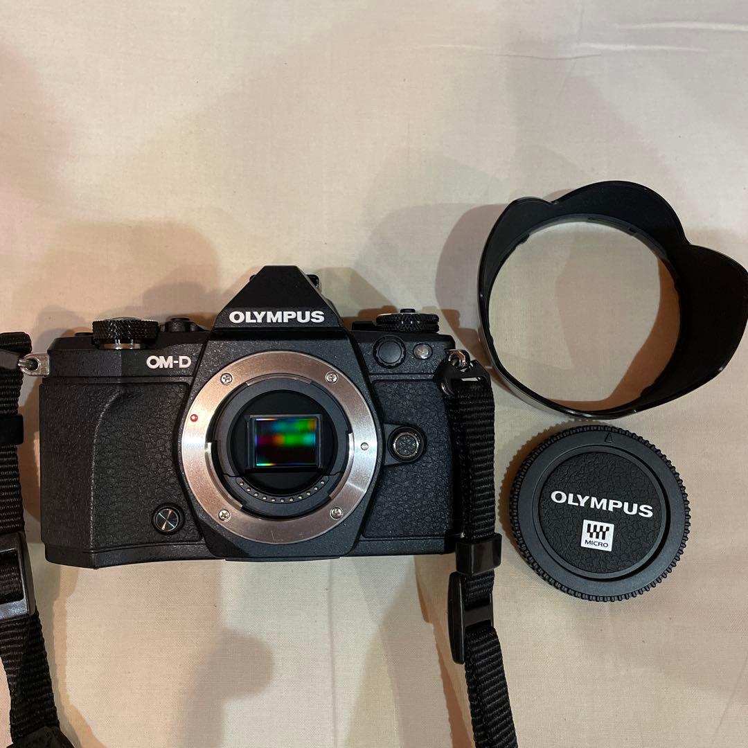 OLYMPUS E-M5 Mark II ミラーレス一眼　極美品