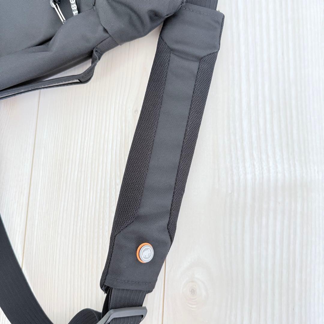 MAMMUT Xeron Messenger 14ブラック ショルダーバッグ