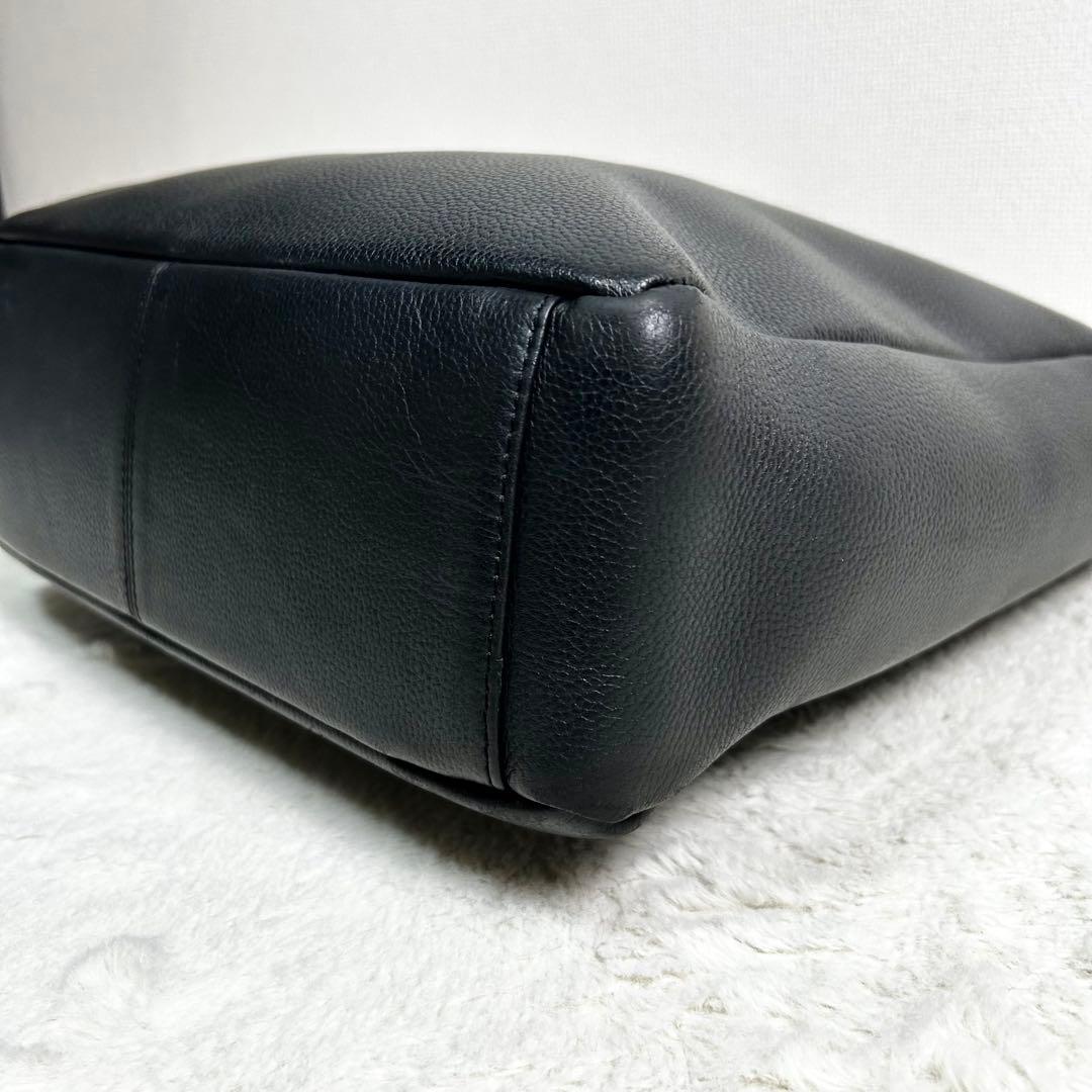 美品✨　SHIPS 牛革　シボ革　トートバッグ A4収納可 黒