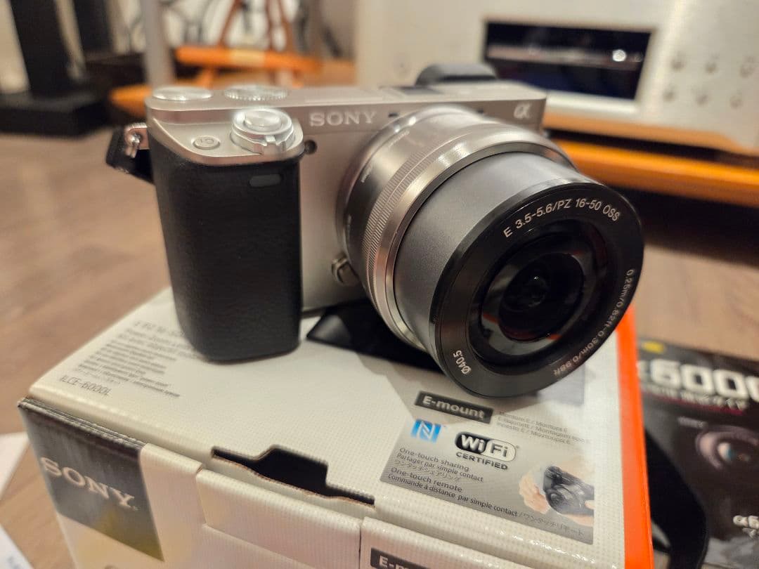 【美品.おまけ多数】ソニー α6000 ケース、チャージャー、ガイド本付