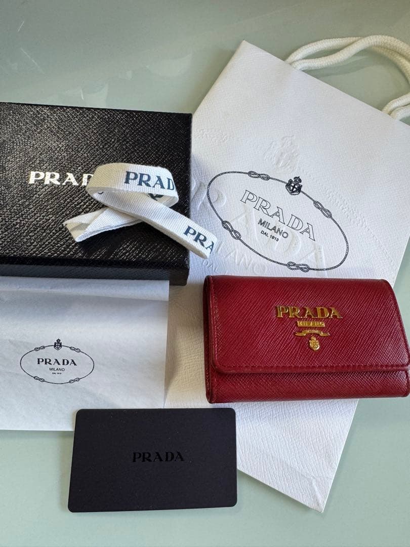 PRADA プラダ４連キーケースサフィアーノレザー レッド