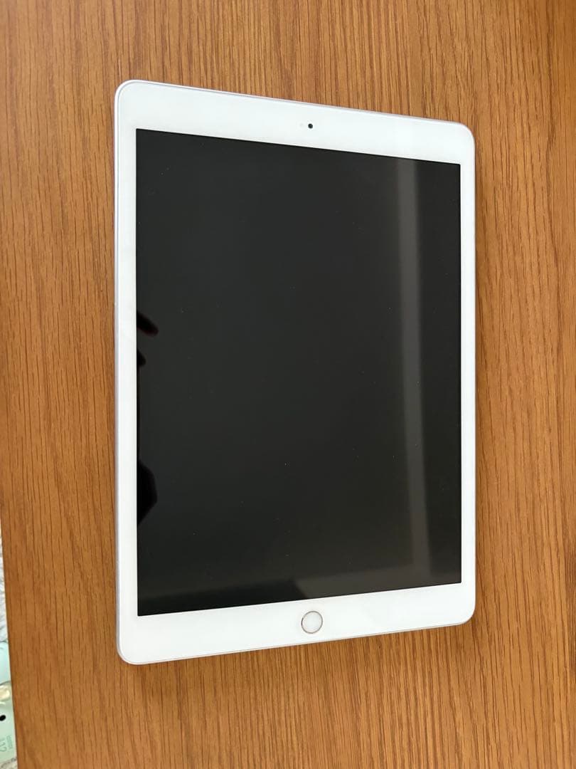 Apple iPad シルバー 本体　美品第7世代