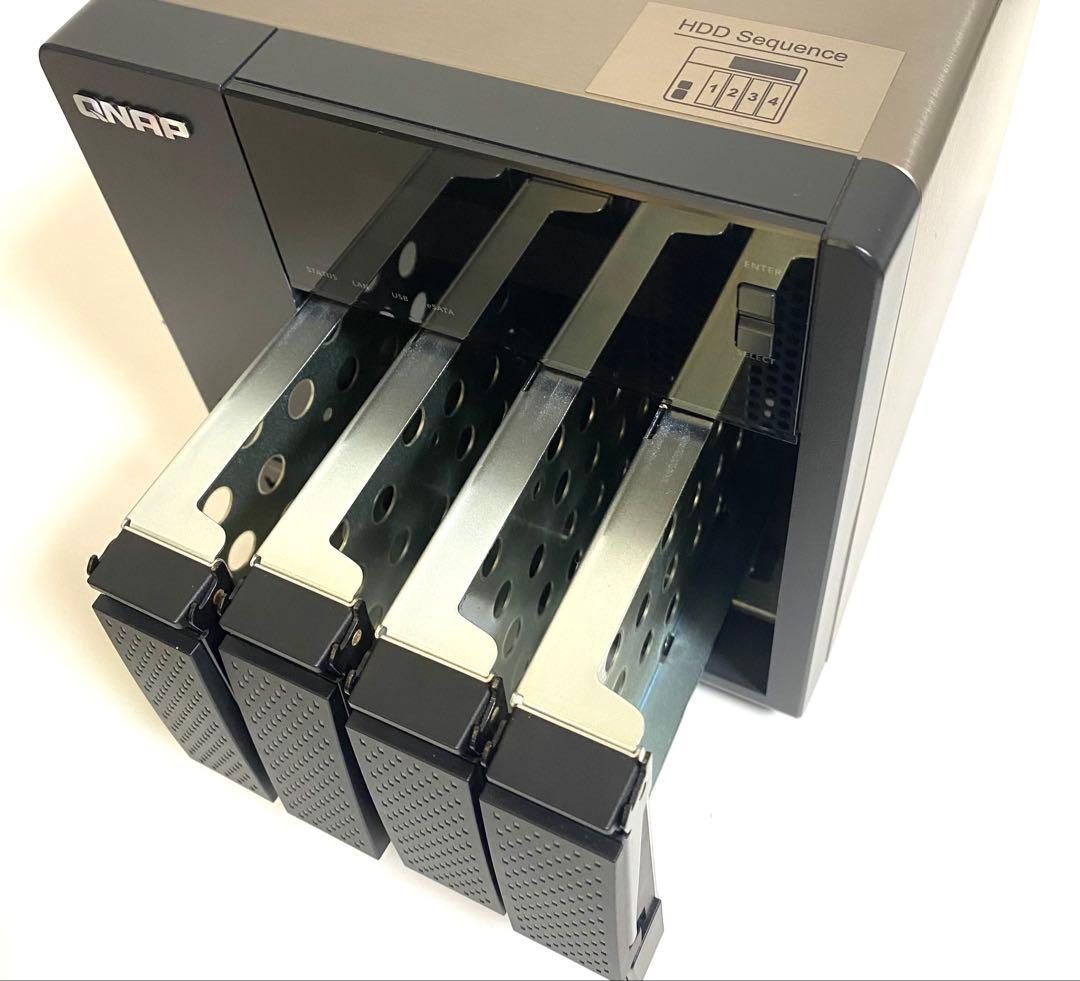 美品 QNAP キューナップ TS-419P II NAS サーバー HDD