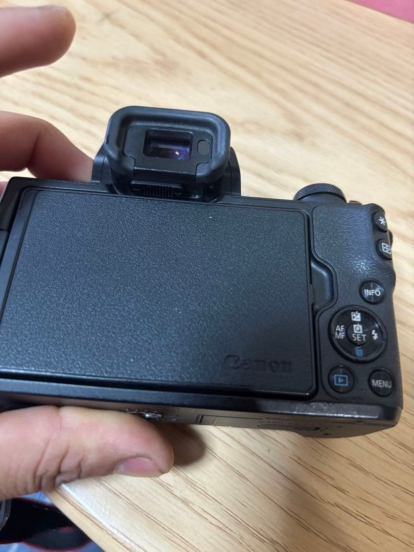 Canon EOS ミラーレスカメラ 本体