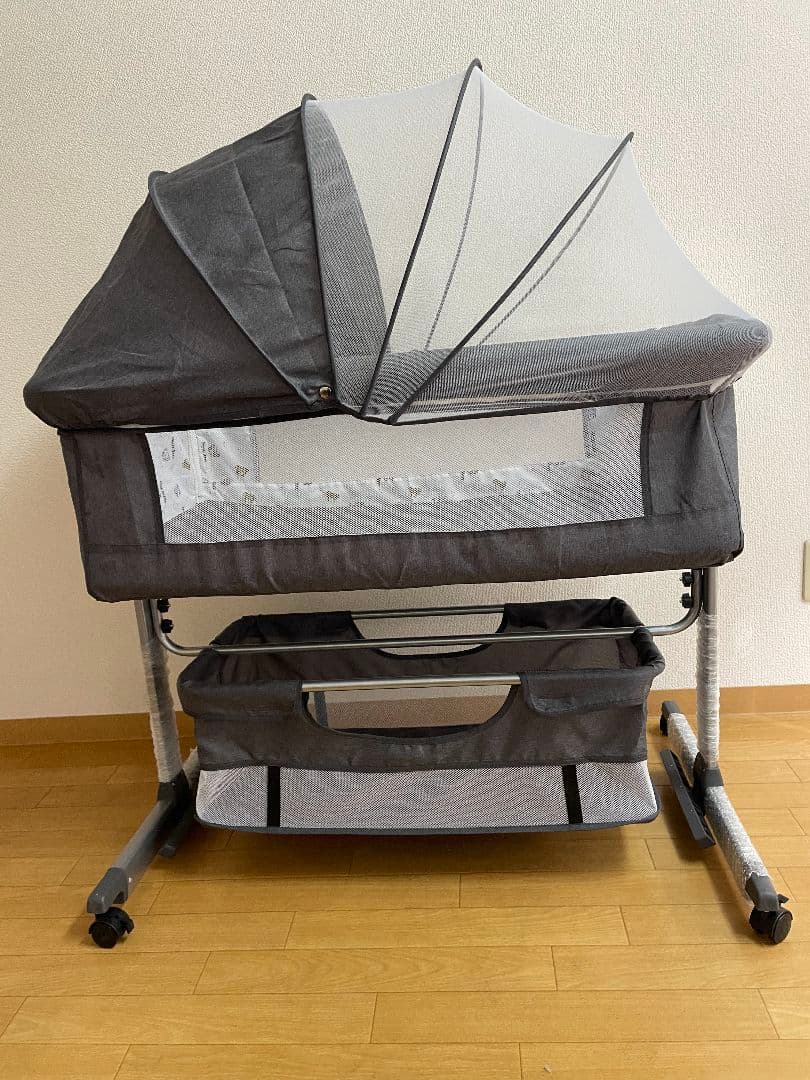 zoobly ベビーベッド　新生児から24ヶ月まで　柵が外せるタイプ