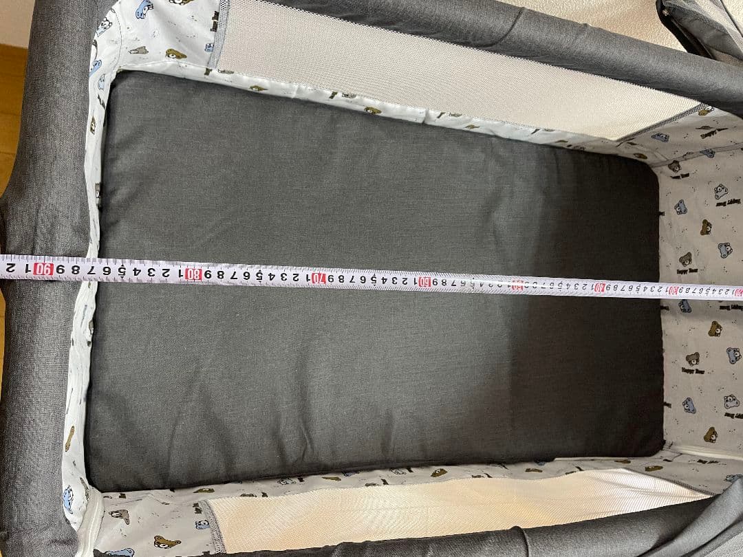 zoobly ベビーベッド　新生児から24ヶ月まで　柵が外せるタイプ