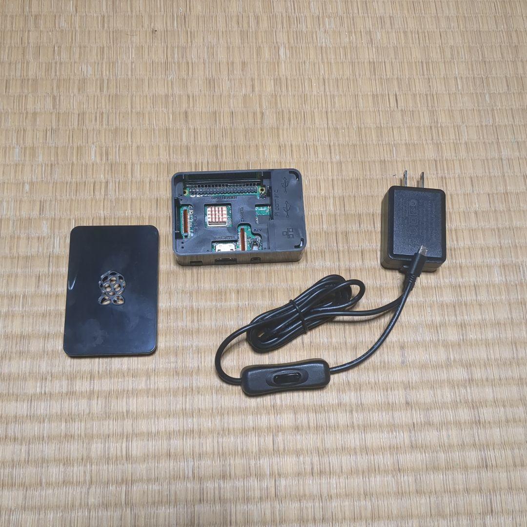 Raspberry Pi 3 Model B+ ケース、コード、メモリカード付き