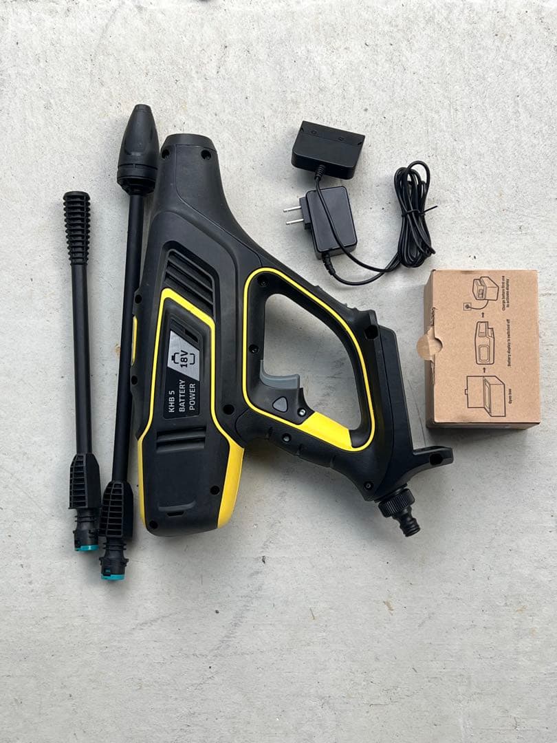 高圧洗浄機本体 ノズル2本 充電器付き