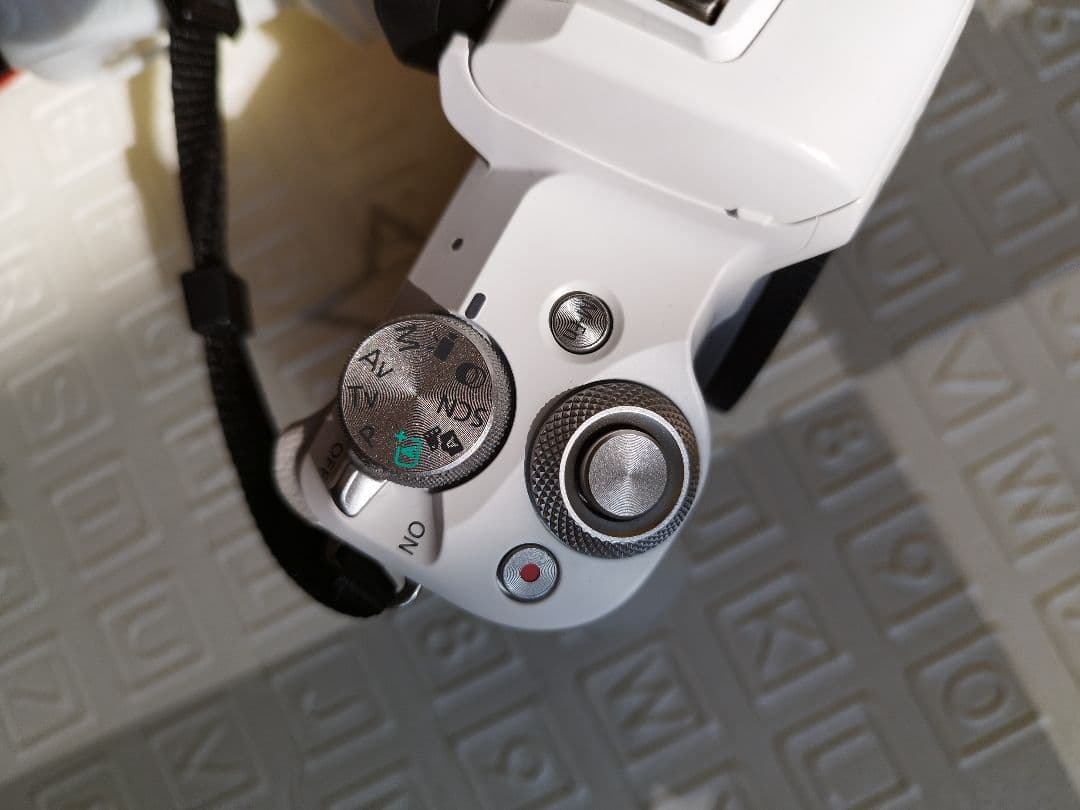 Canon EOS kiss М2ミラーレス