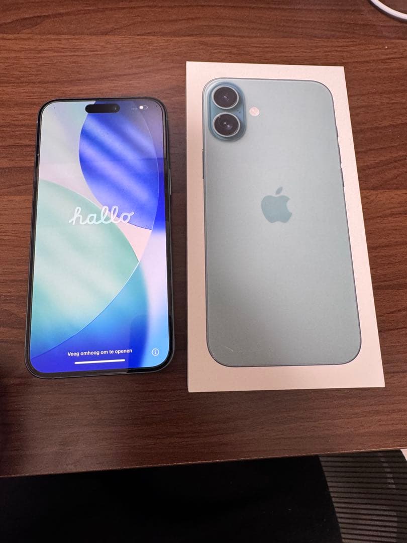 【美品】iPhone16 Plus 256GB ティール SIMフリー