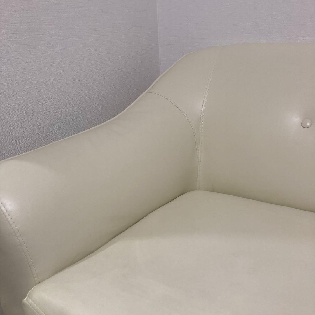 【定価34,988円】モダンデコ　ホワイト PVCレザーソファ 幅135cm