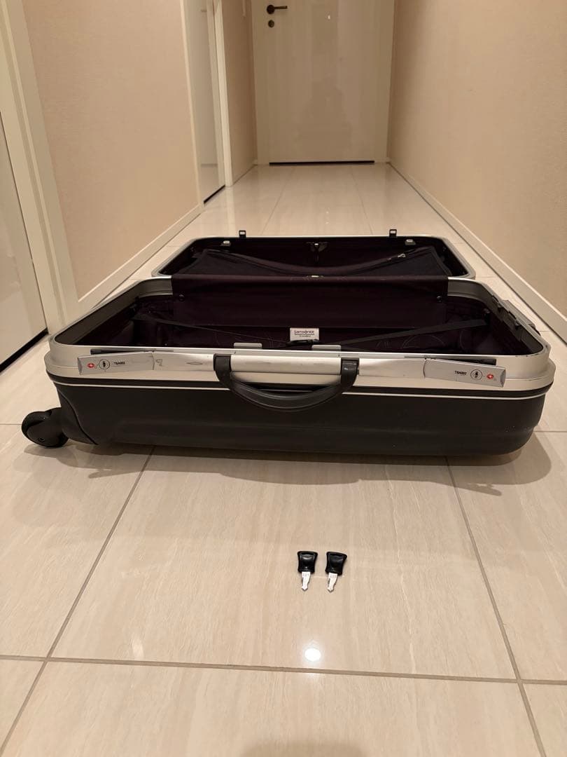 サムソナイト旅行用スーツケース