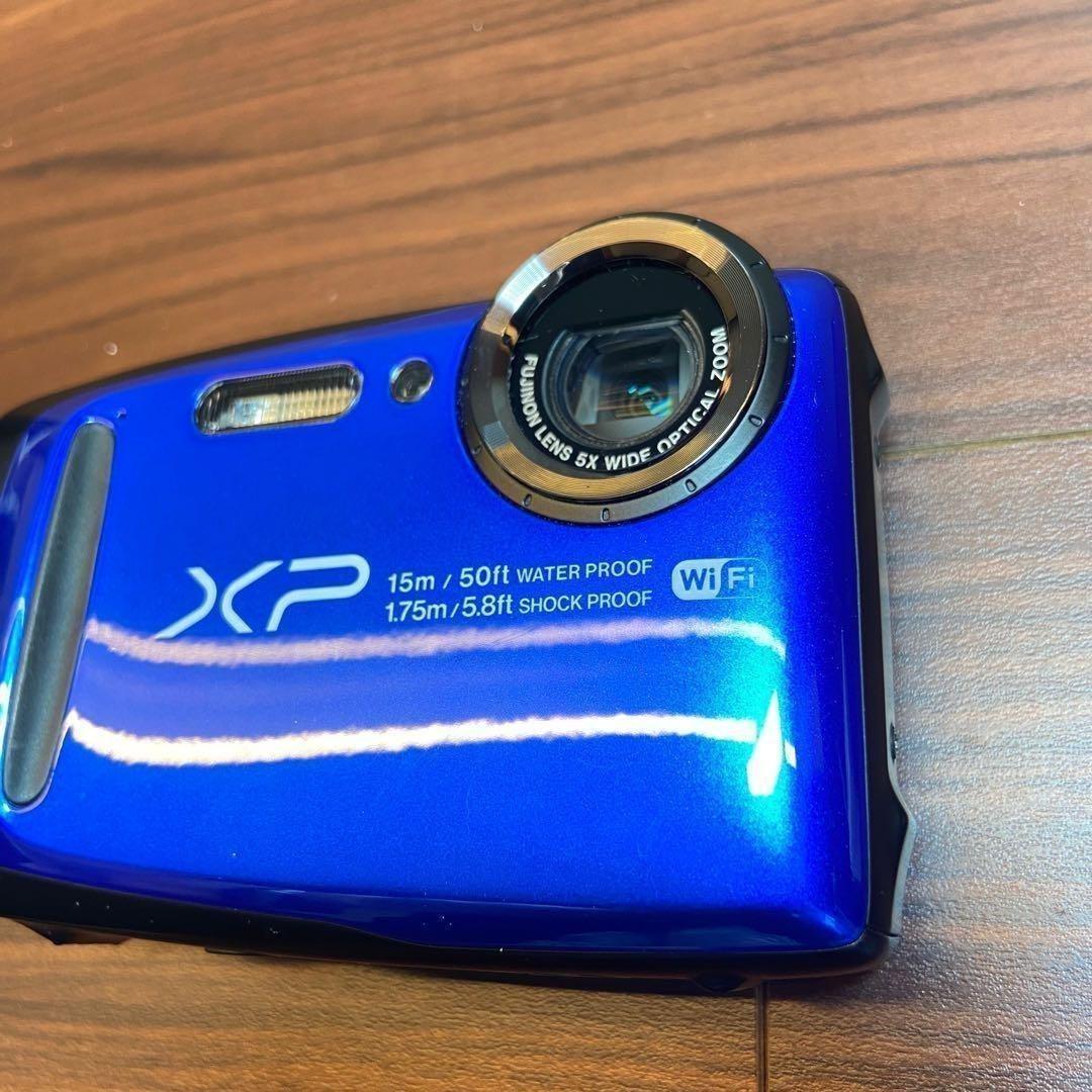 FUJI FILM FinePix XP90 デジカメ ほぼ新品 3812