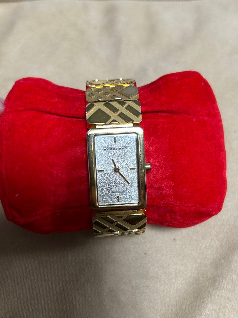 Burberry レディース 時計 ゴールド