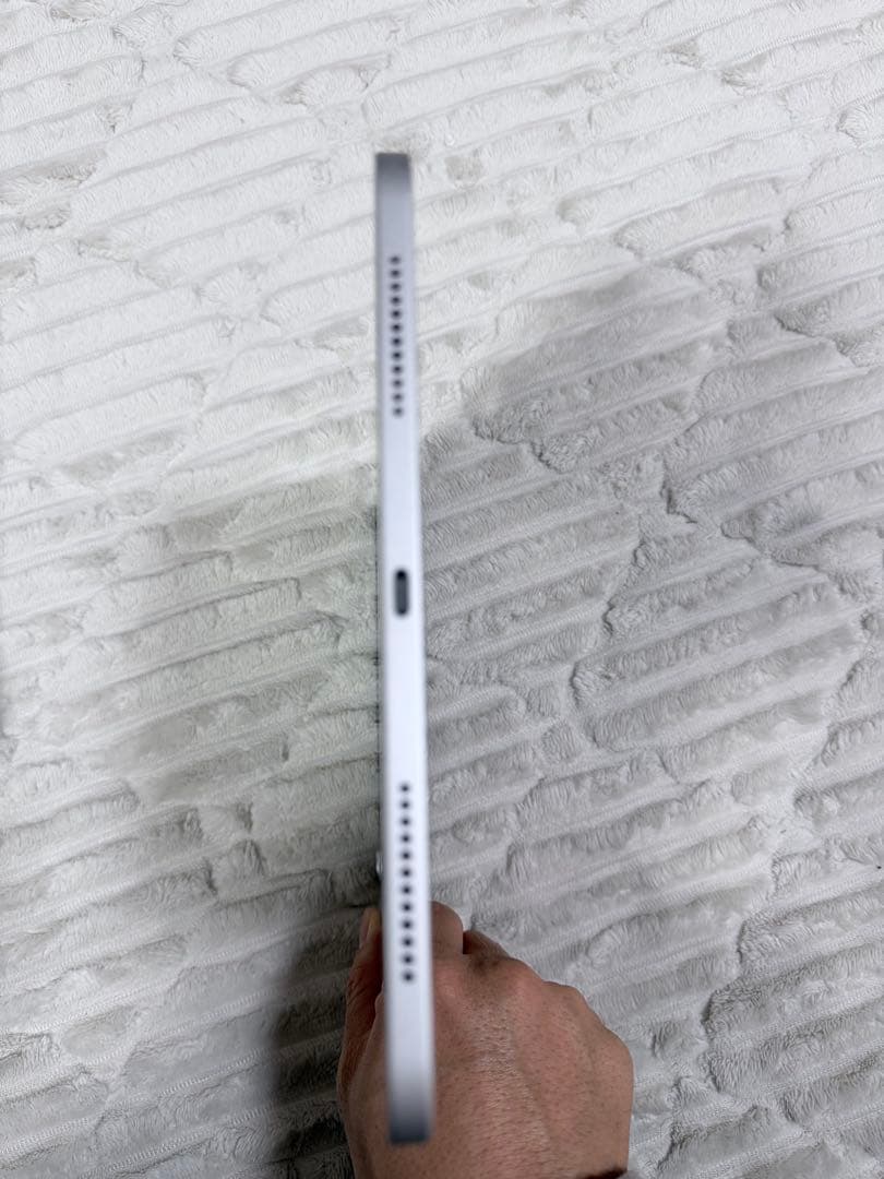 ジャンク品 ホワイト iPad 本体 第11世代 11インチ Wifiモデル