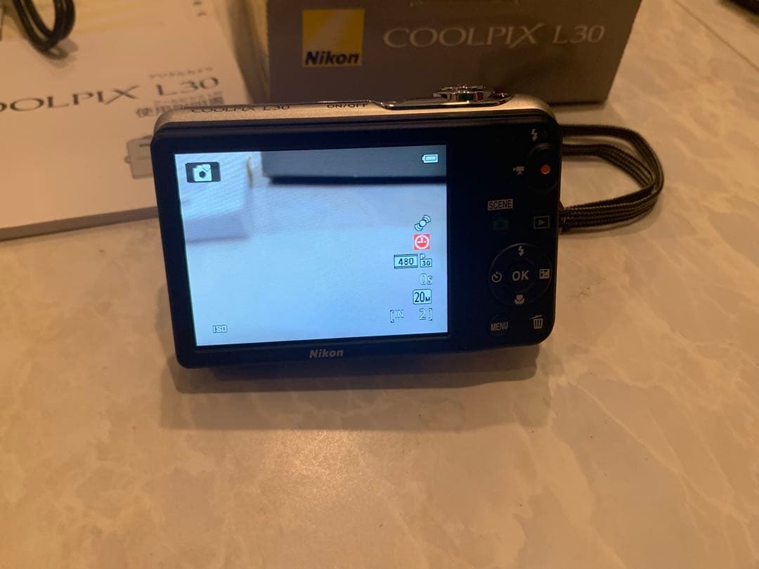Nikon COOLPIX L30 シルバー
