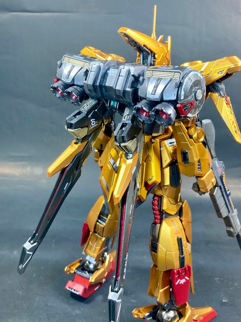 MG級 黄金武士 塗装済み完成品