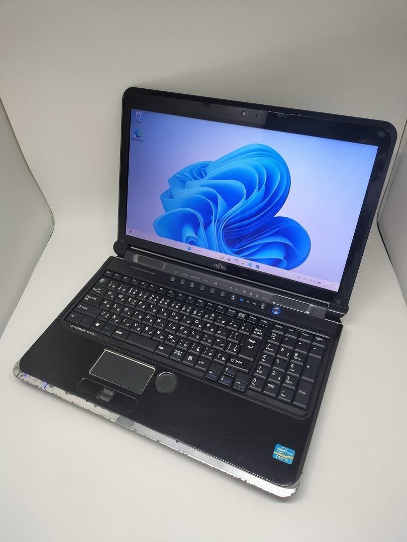 【FUJITSU】爆速 Core i7/新品SSD128GBノートパソコンB12