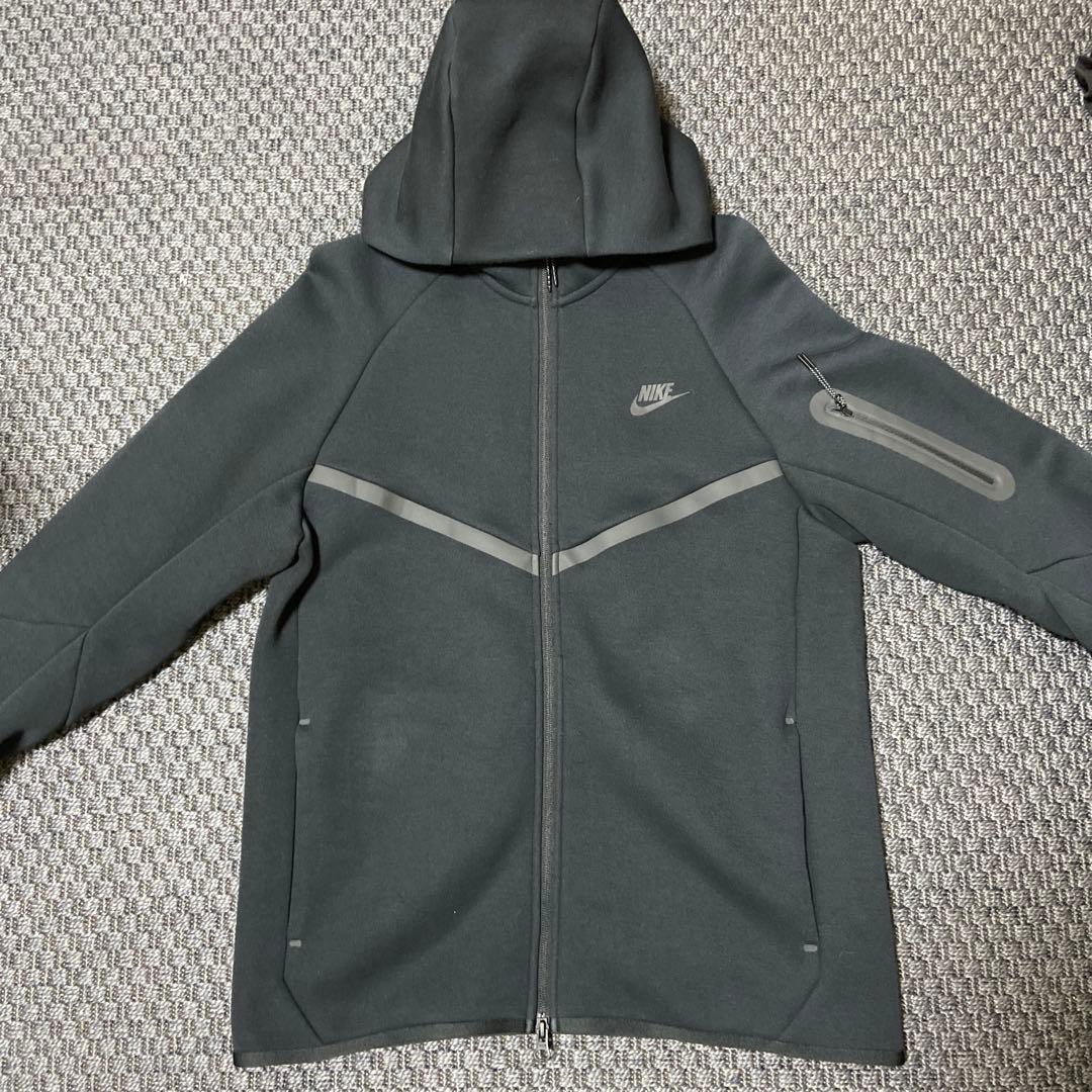 Nike テックフリース　Mサイズ