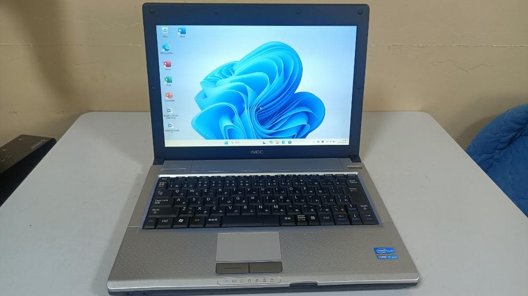 ⭐️ノートパソコン NEC 第二世代Core i7 SSD128Gメモリ8G