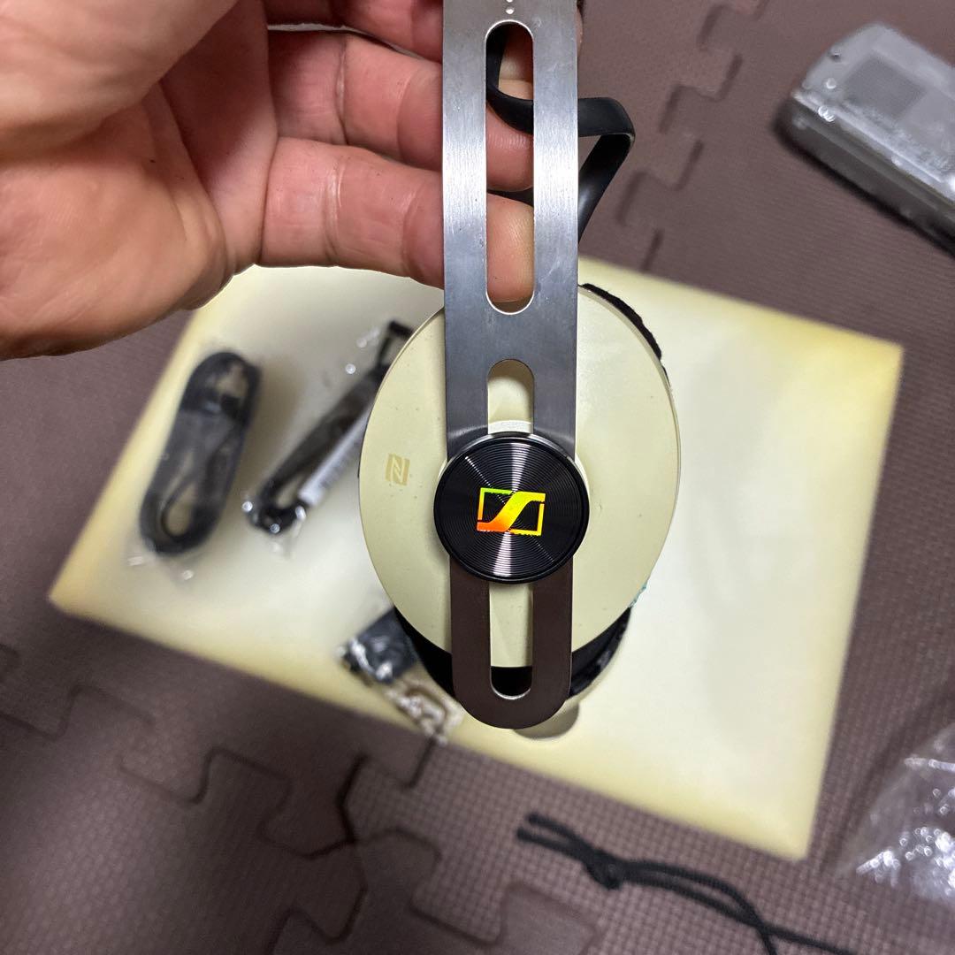 ‼️新品未使用品‼️SENNHEISER MOMENTUM On-Ear Ivory