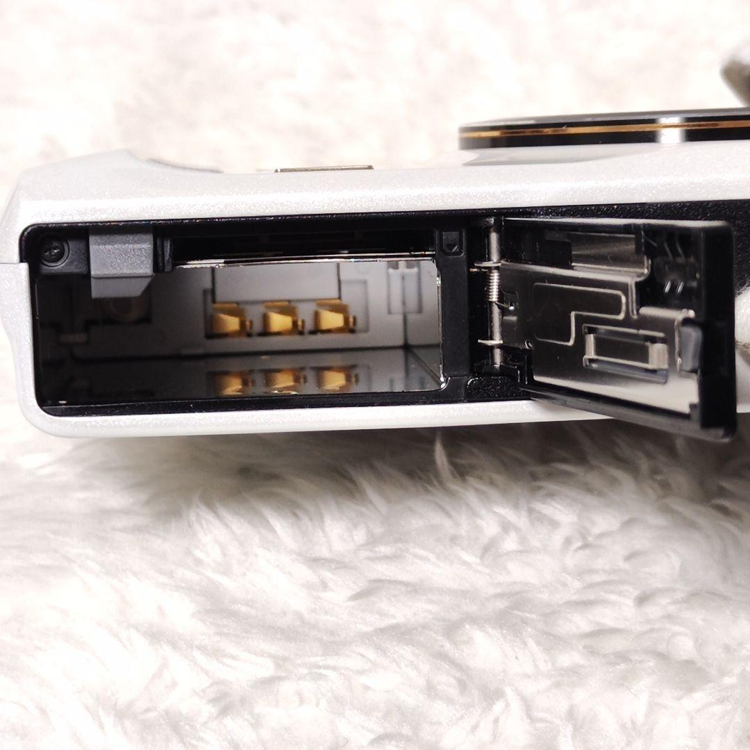 美品✨ CASIO EXILIM EX-ZR200 ホワイト バッテリー 充電器