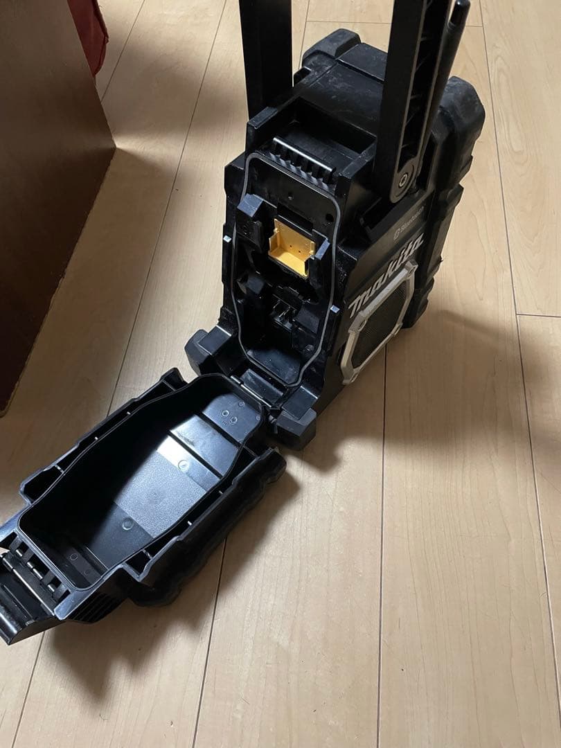 マキタ　ラジオ　MR108
