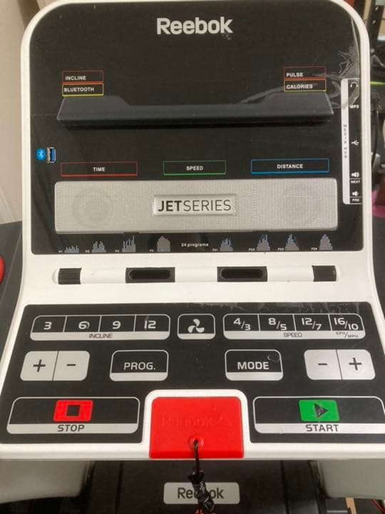 トレッドミル　JET100 Reebok リーボック　前方プラスチックに割れあり