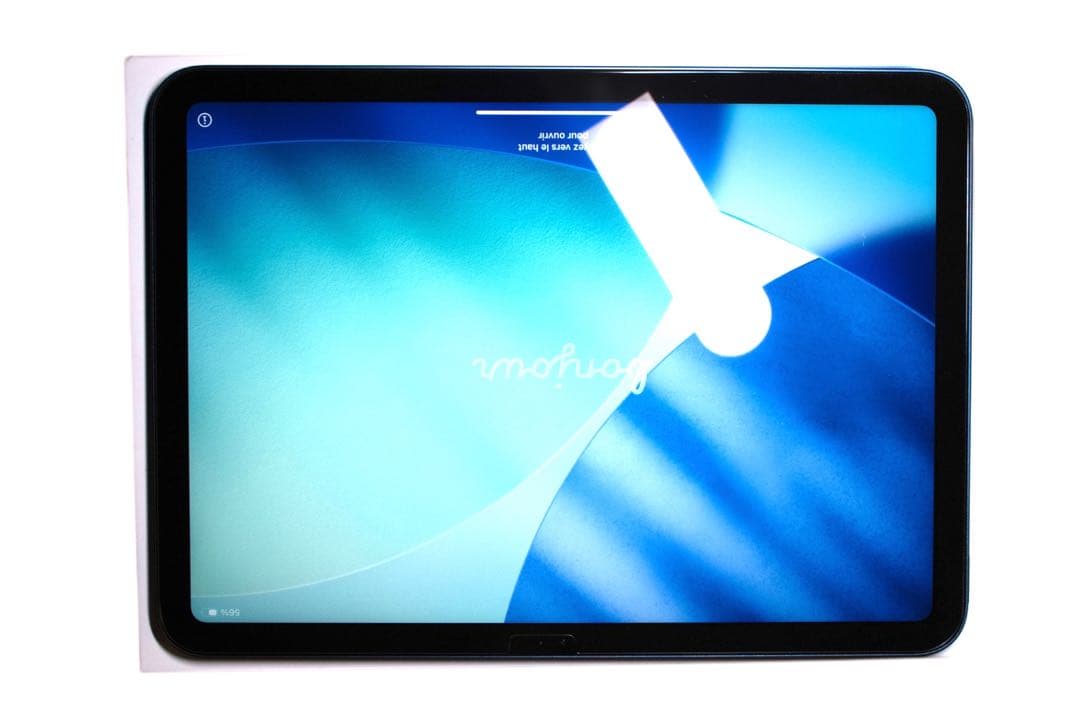 【ほぼ新品】iPad 第10世代　充放電15回 バッテリー100%