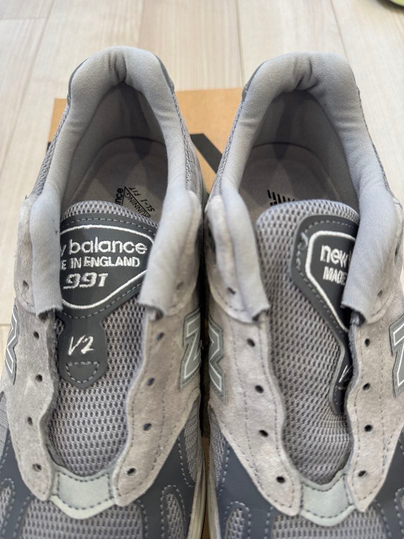 991v2 グレー(U991GL2) 25.5cm