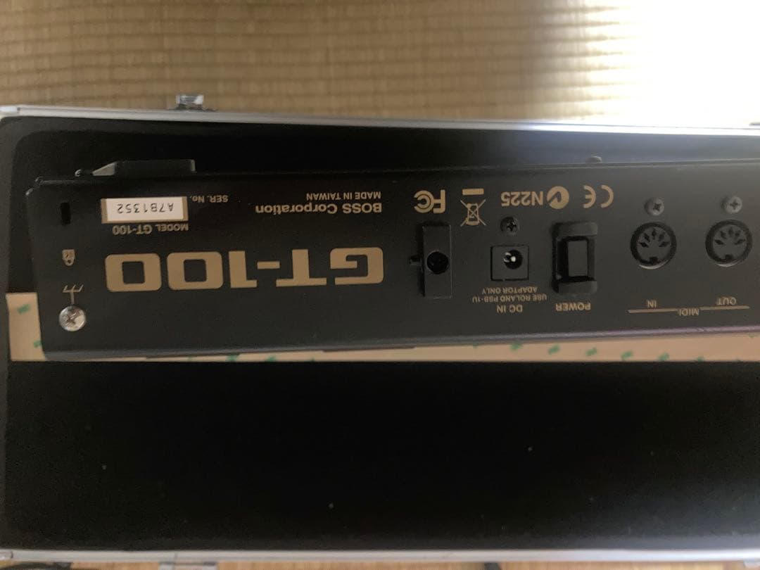 BOSS GT-100 マルチエフェクター　ケース付き