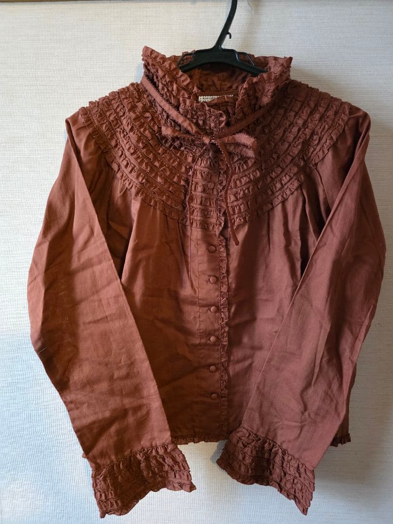 ブラウンフリルボウタイ長袖シャツKANEKOISAO