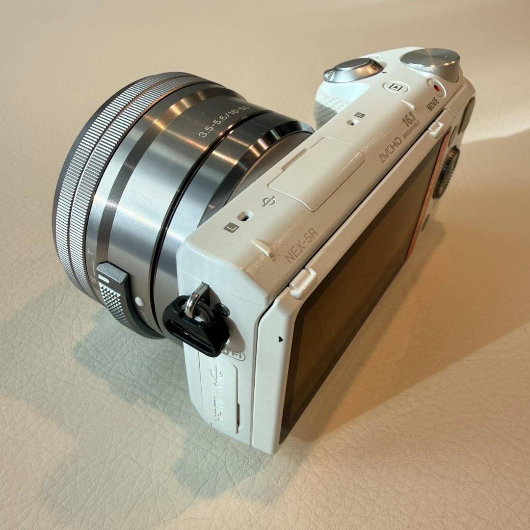 【美品】SONY NEX-5R ホワイト Wi-Fi搭載 パワーズームレンズ