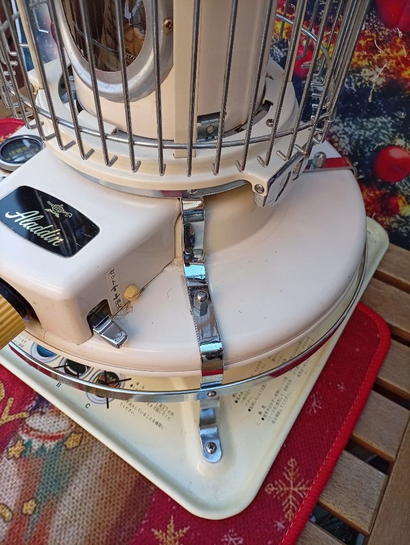 アラジン。純正芯交換済。メンテナンス済。取説付。ベージュ