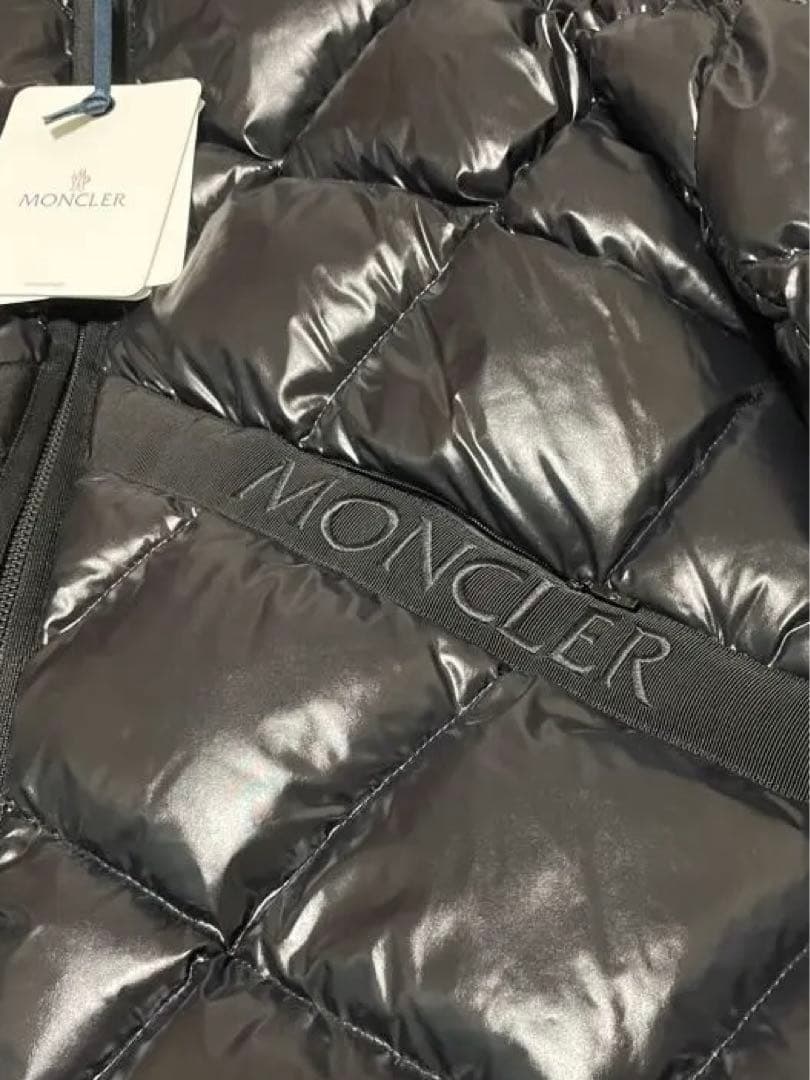 新品未使用正規品MONCLER レディースブラックロゴ3