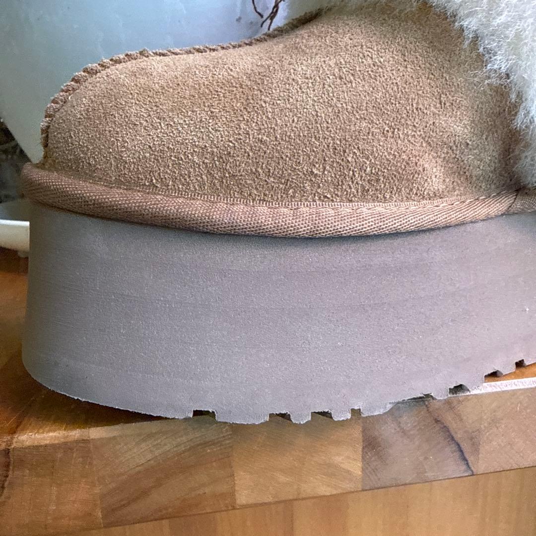 UGGサンダル　25センチ未使用箱付