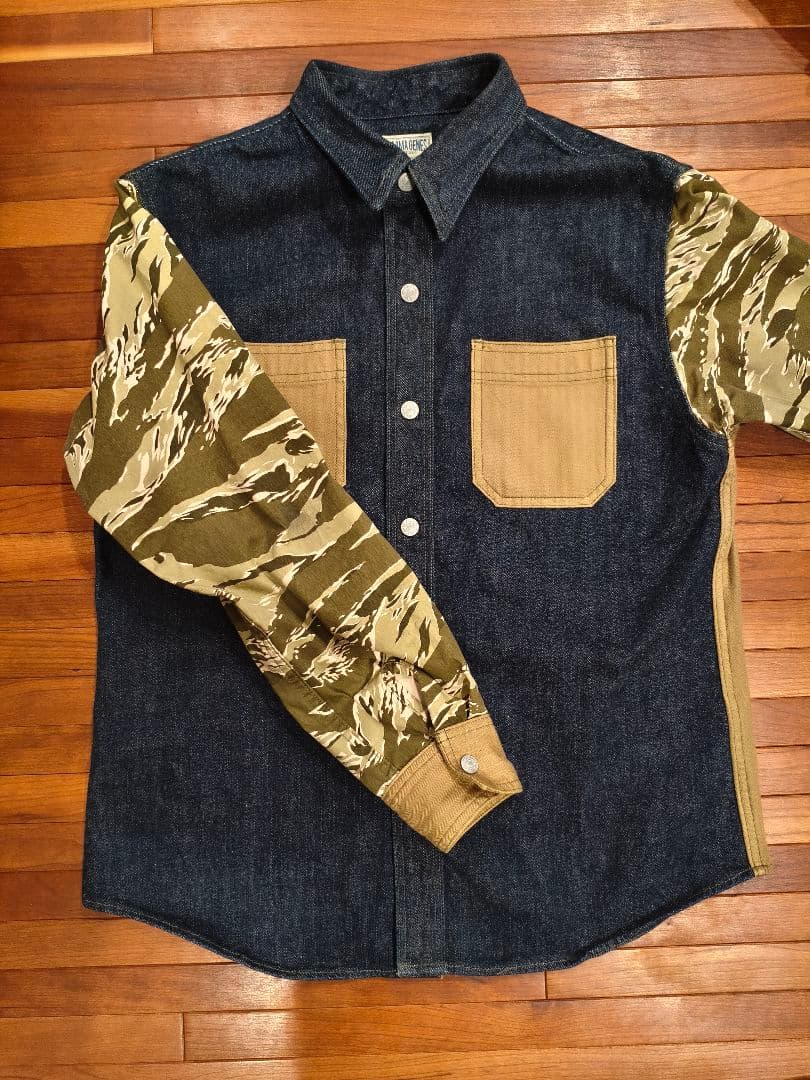 児島ジーンズ　デニム×タイガーカモ　デニムシャツ　コンボシャツ