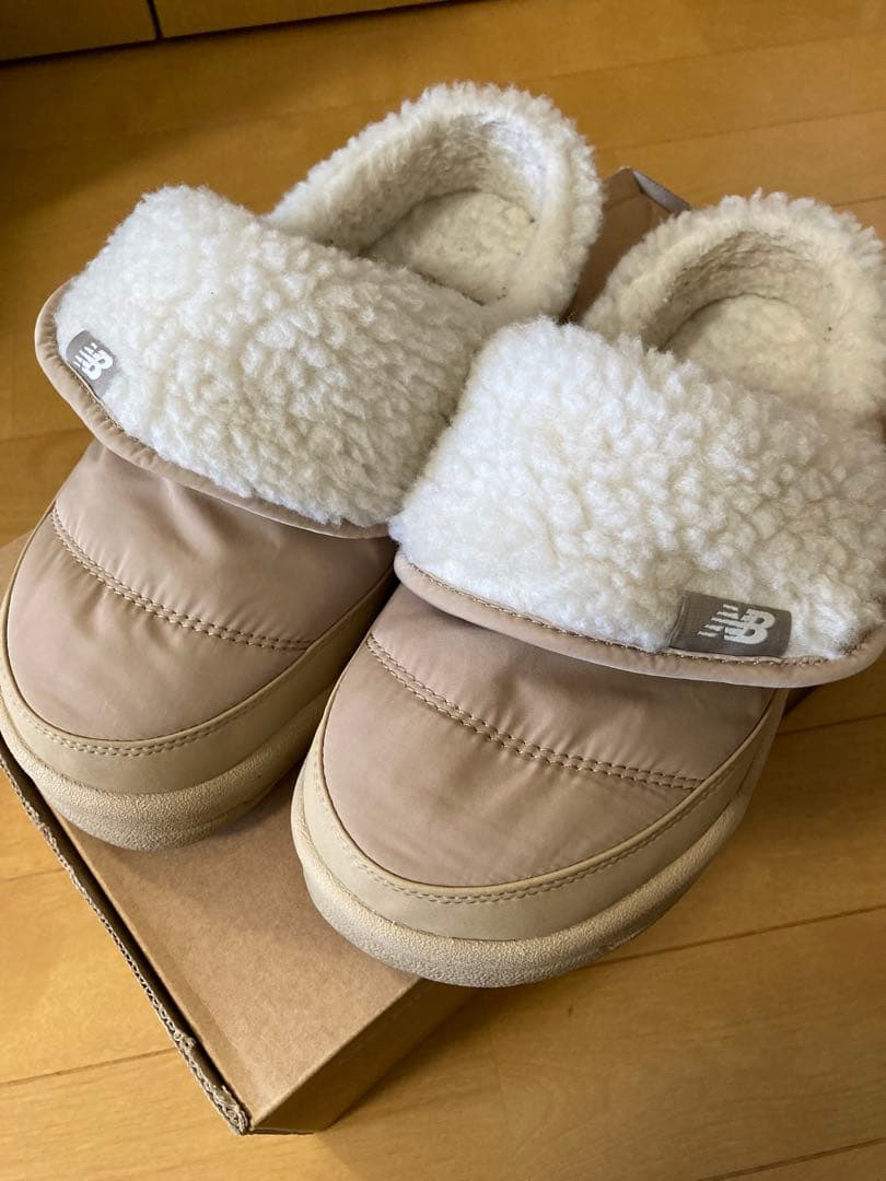 New Balance ボアサンダル 韓国
