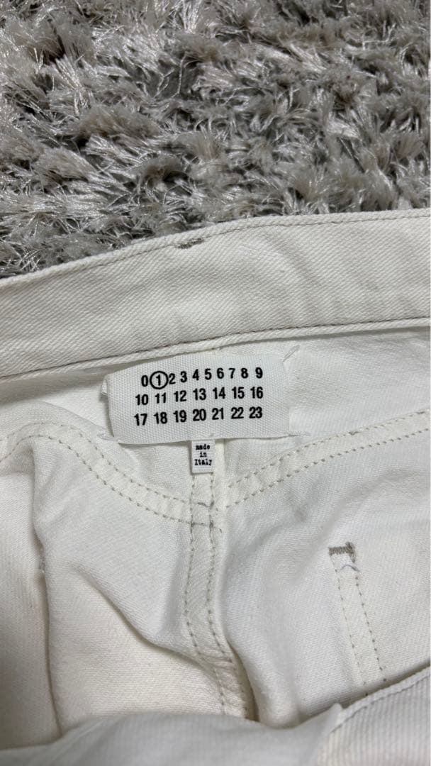 マルジェラ　カットジーンズ