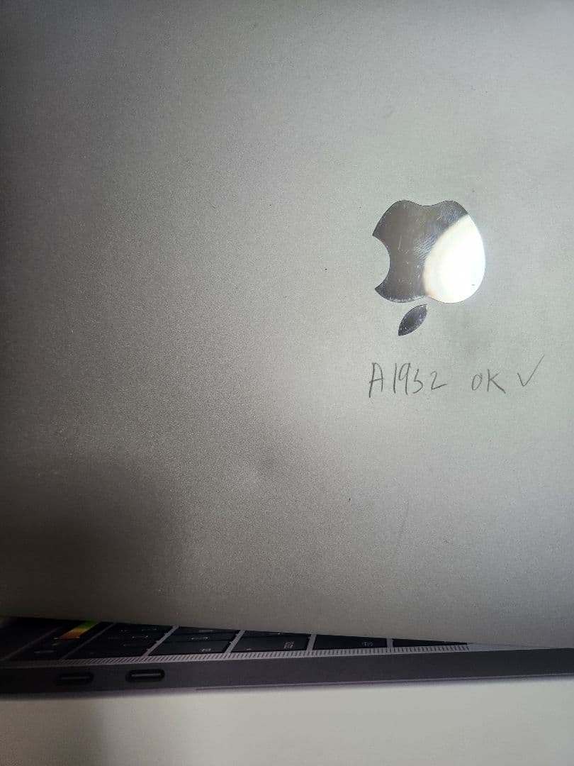 Macbook Air 2019 A1932 パーツ　ジャンク