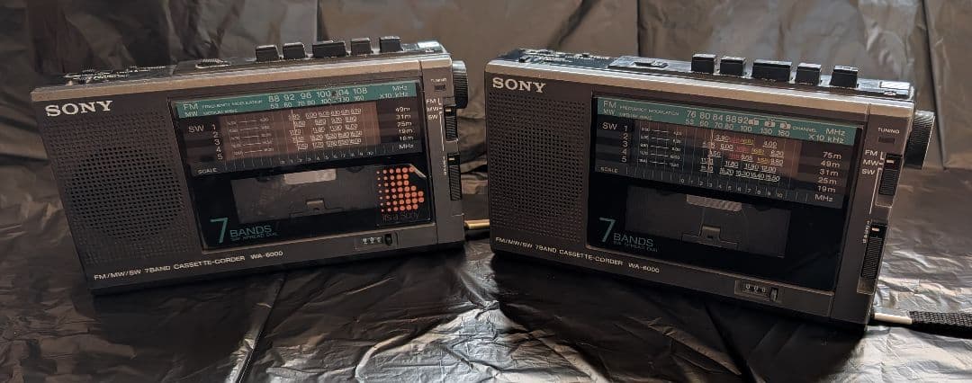 ジャンク品　SONY WA-8600 7バンドラジオ　アダプター 付き