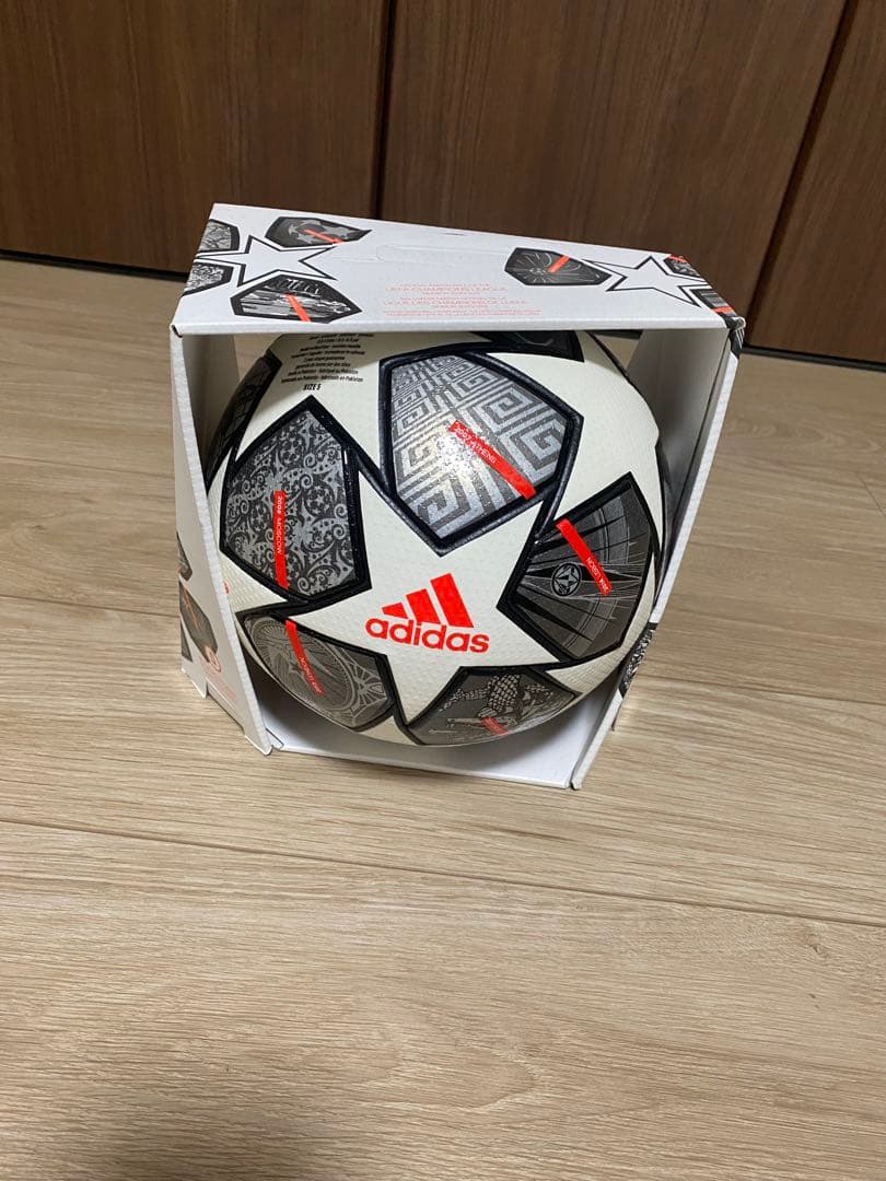 adidas チャンピオンズリーグ サッカーボール