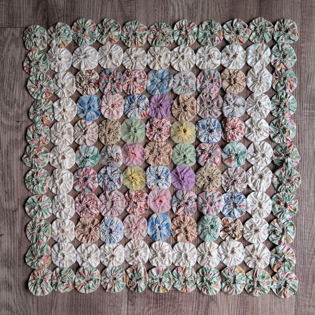 アンティーク ヨーヨーキルト ドイリー 41㎝×41㎝