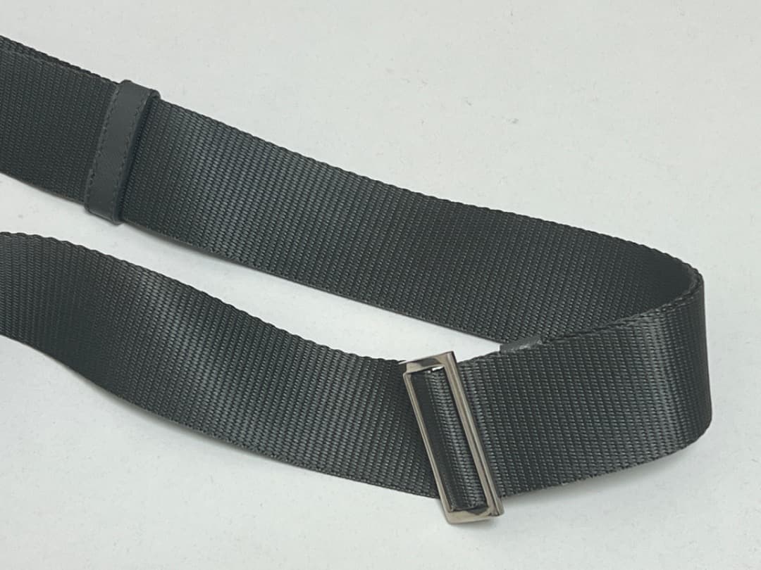 PRADA プラダ 斜め掛け ショルダーバッグ 三角ロゴプレート