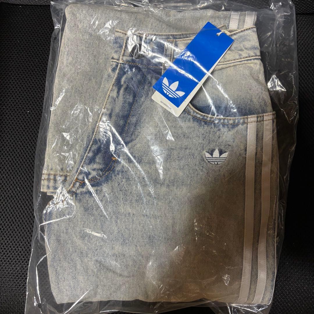 新品29⭐️adidasルーズデニム ディストレスト パンツ ダメージ加工 ブルー