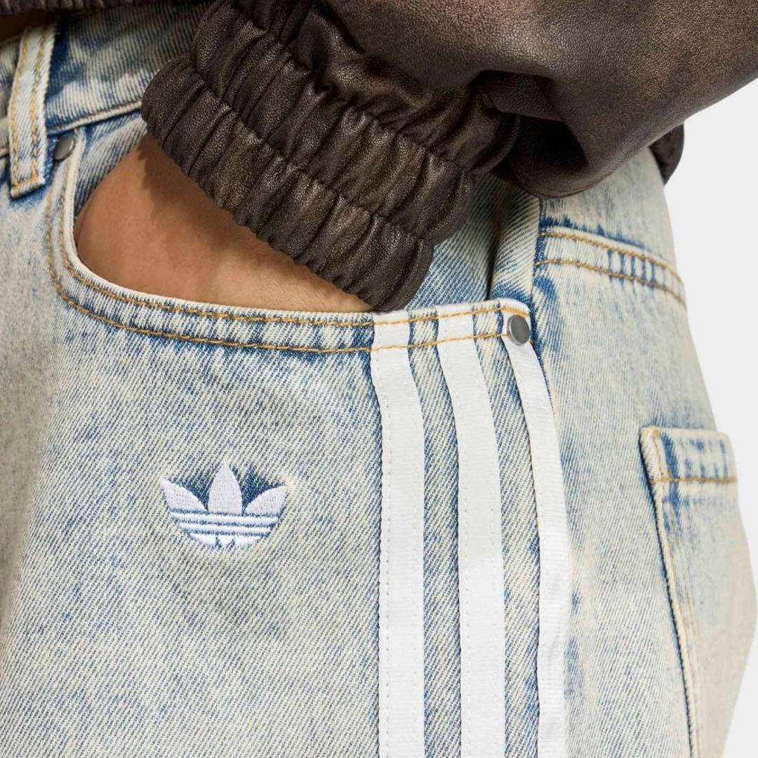 新品29⭐️adidasルーズデニム ディストレスト パンツ ダメージ加工 ブルー