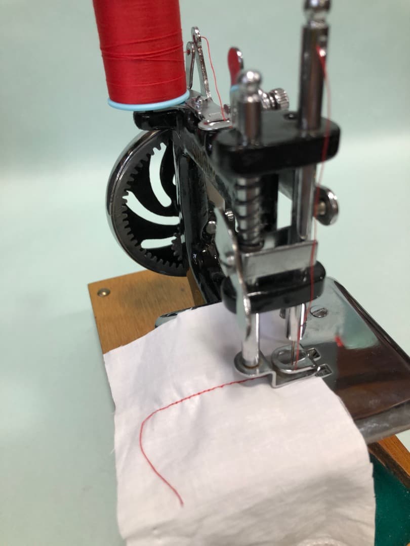 シンガー小型手回ミシン　アンティークミシン　 ヴィンテージ　美品