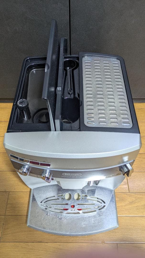 デロンギ 全自動コーヒーメーカー マグニフィカ シルバーESAM03110S